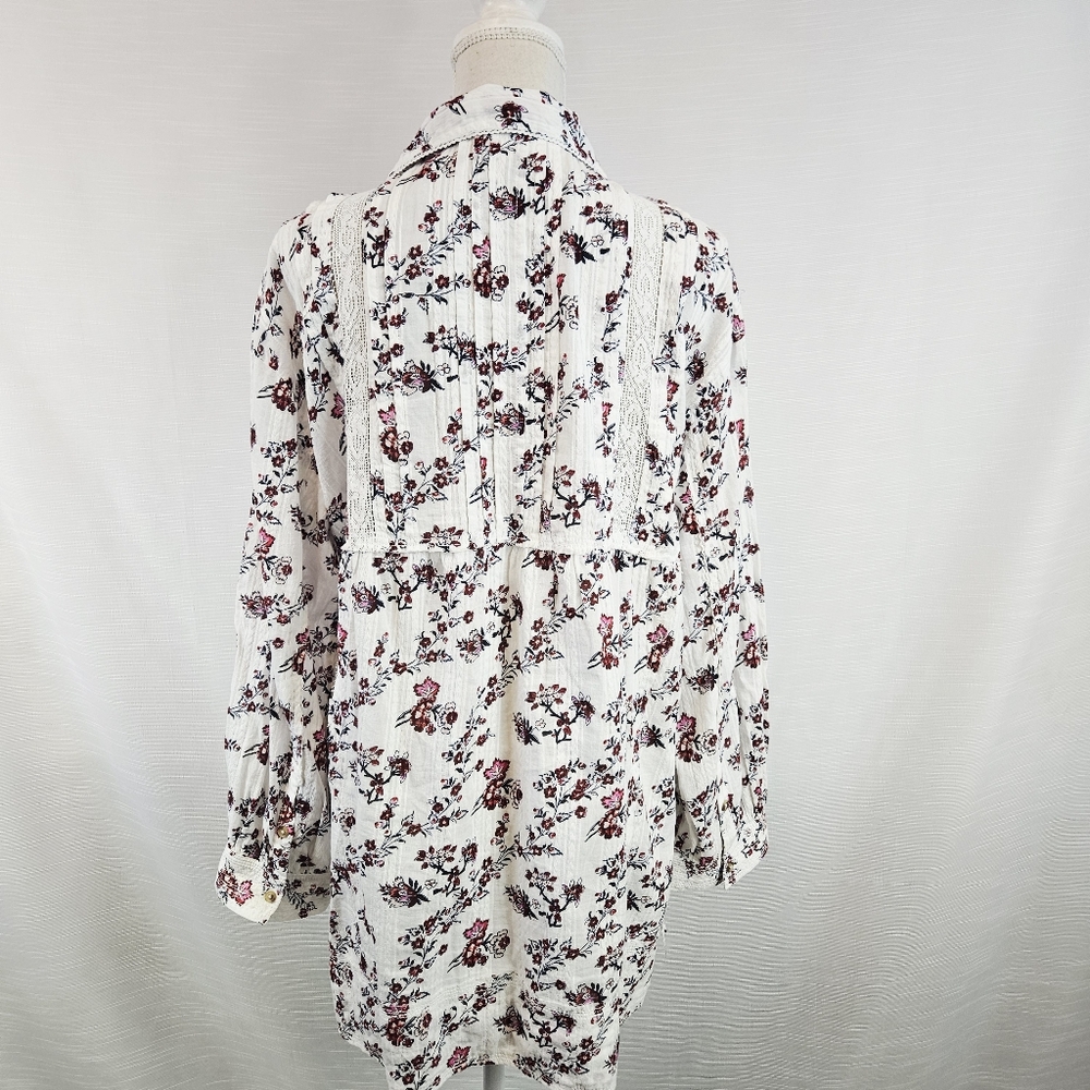 Anthropologie Pilcro Collared Pintuck Floral Blouse size Medium - Picture 11 of 14